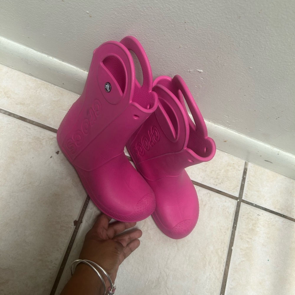 Crocs Handle It Rain Boots Hot Pink Size J3 Kids Youth Girls Waterproof Pull-On - Picture 2 of 6